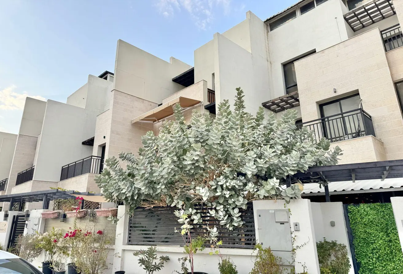 Fully Modern | Vacant | Motivated seller
